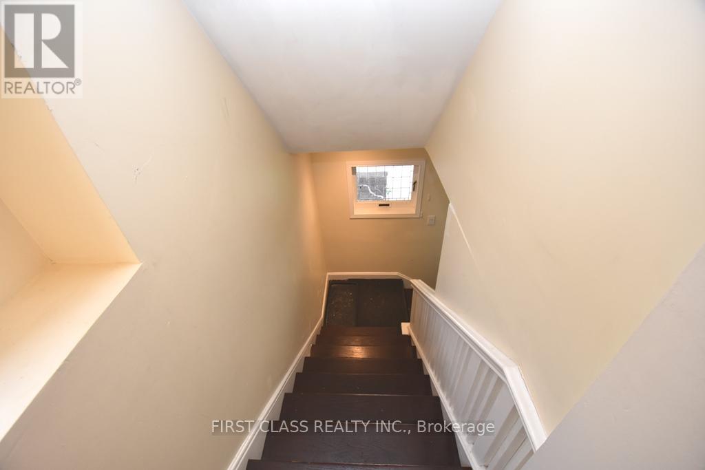 102 GREENWOOD AVENUE - 38