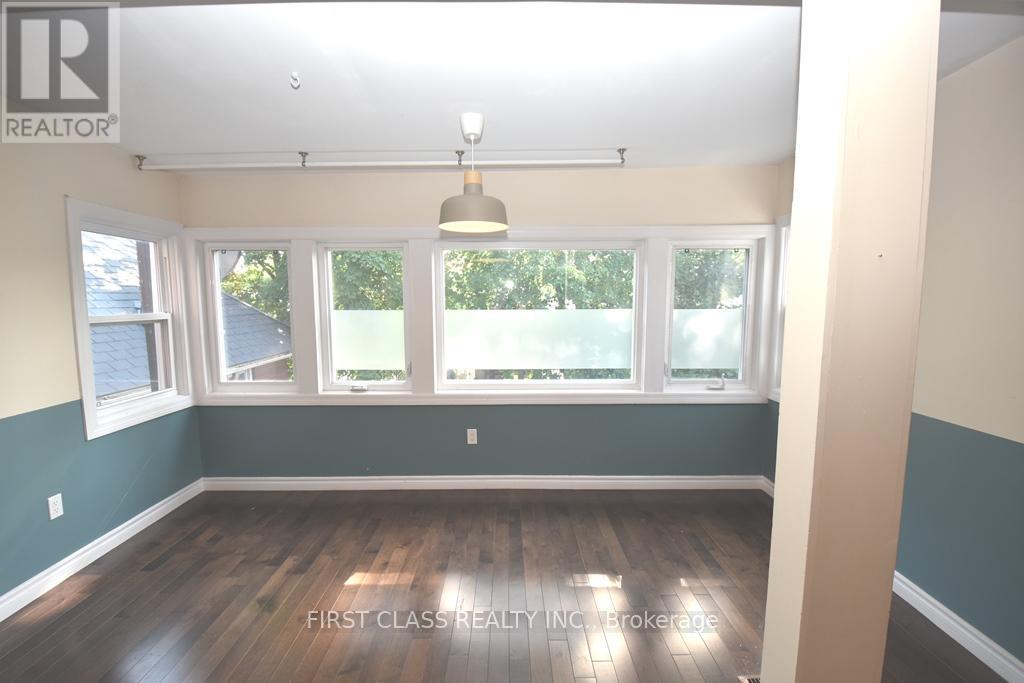 102 GREENWOOD AVENUE - 40