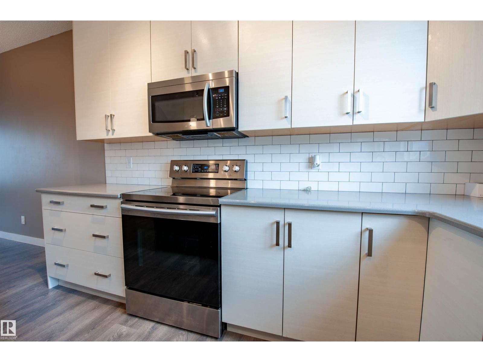 2327 84 ST SW, Edmonton