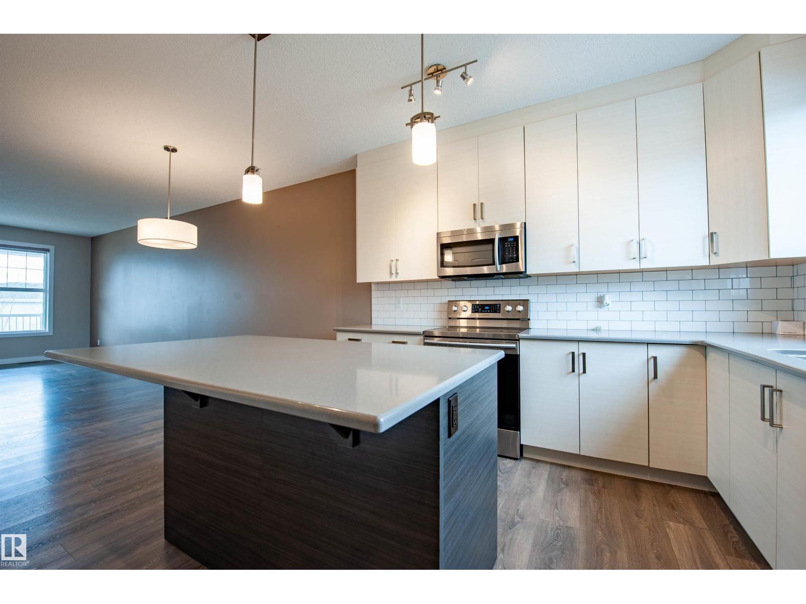 2327 84 ST SW, Edmonton