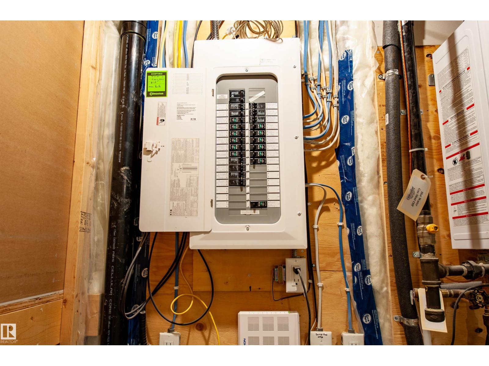 2327 84 ST SW, Edmonton