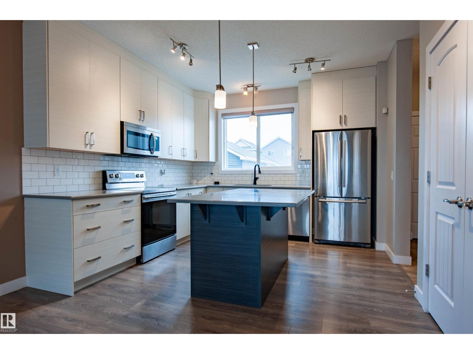 2327 84 ST SW, Edmonton