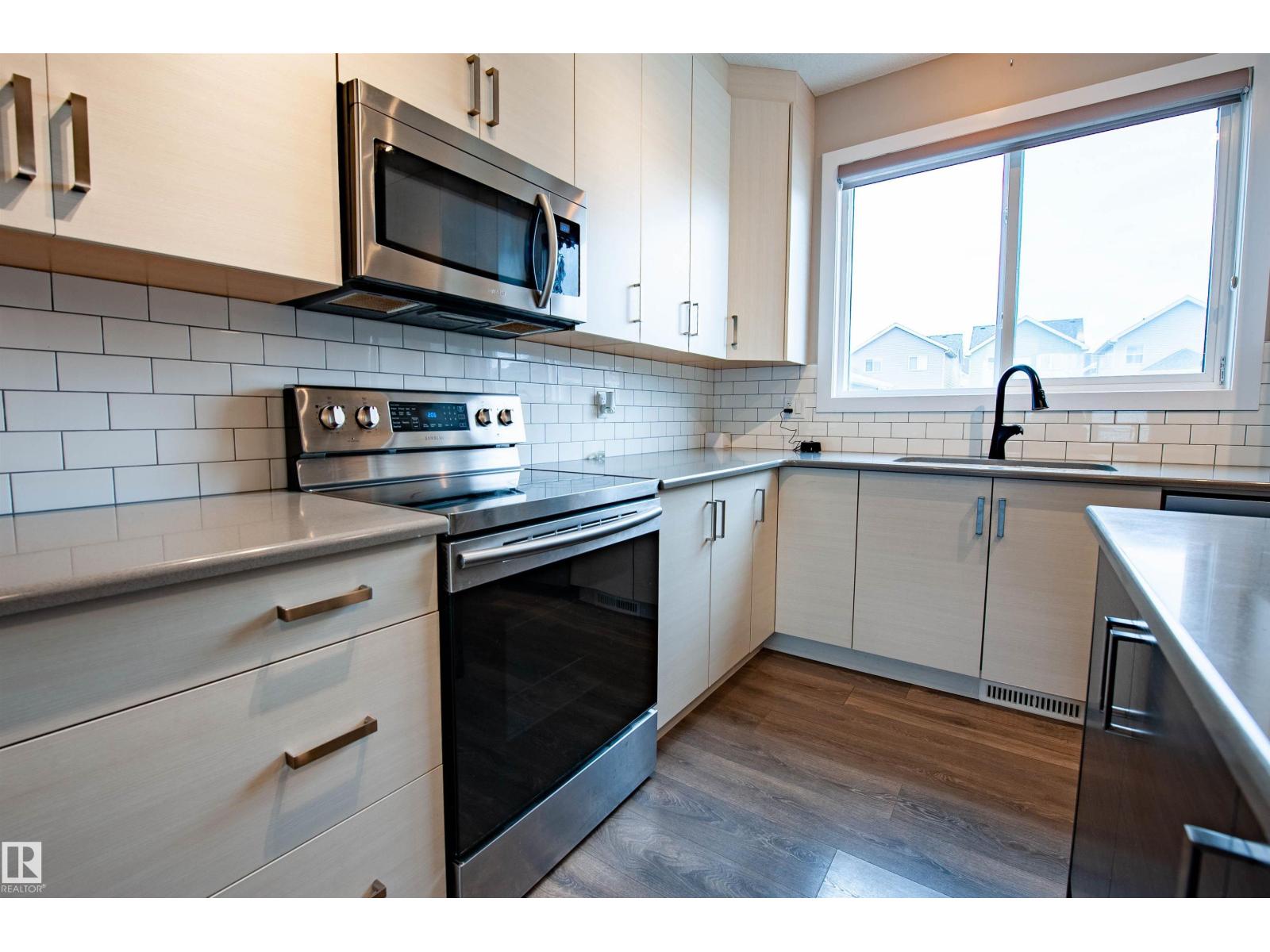 2327 84 ST SW, Edmonton