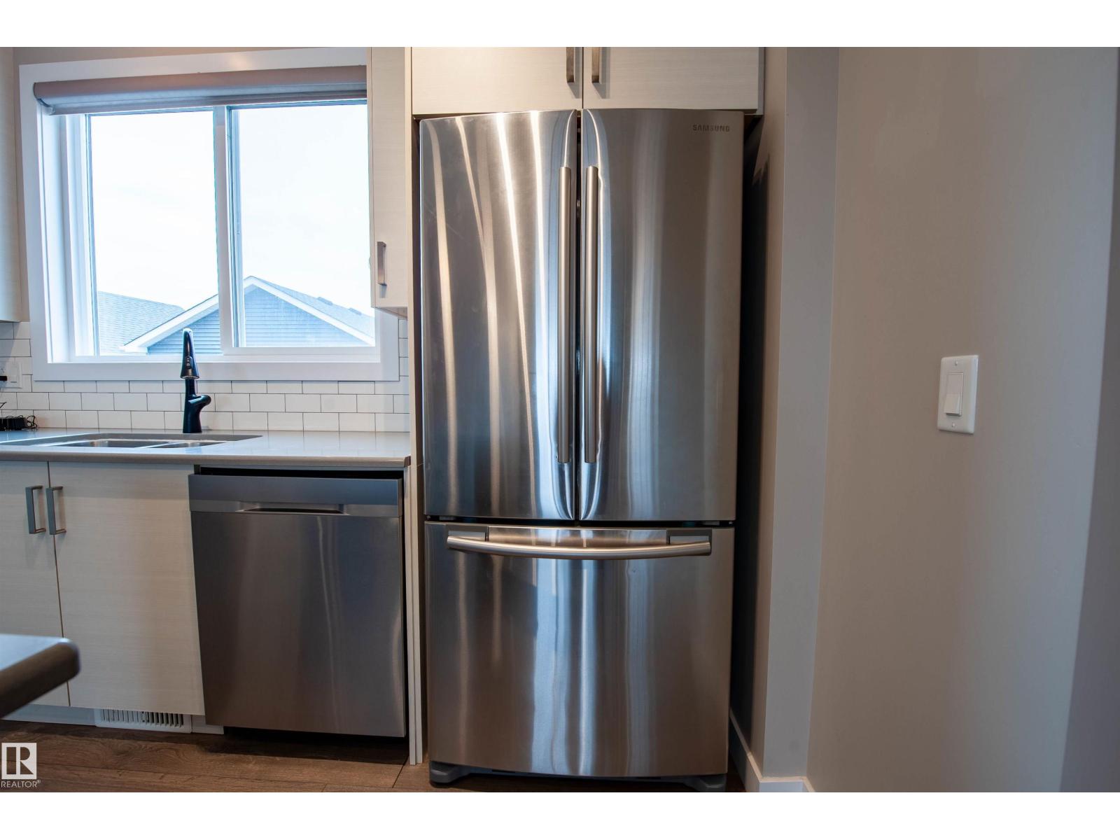 2327 84 ST SW, Edmonton