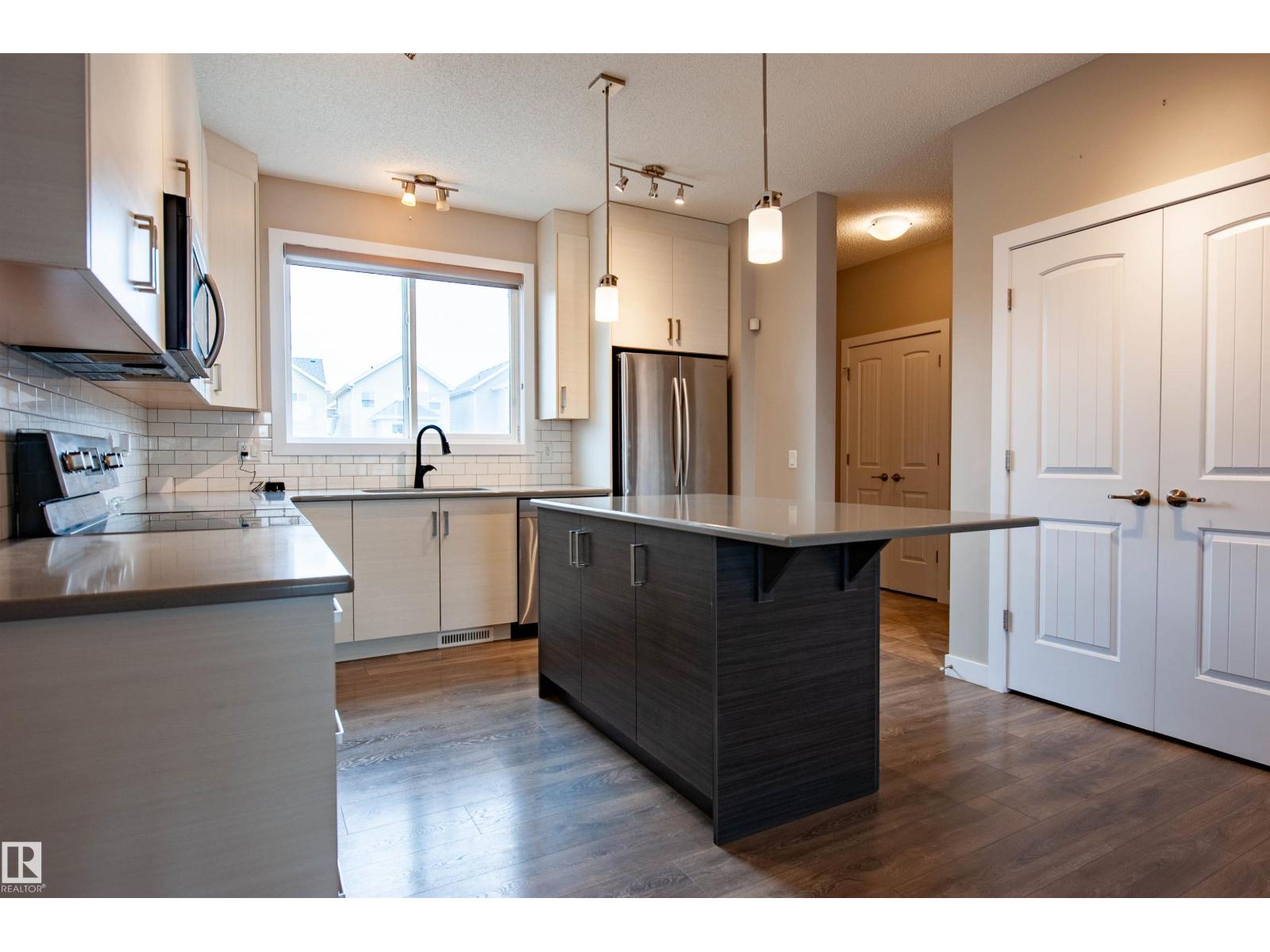 2327 84 ST SW, Edmonton