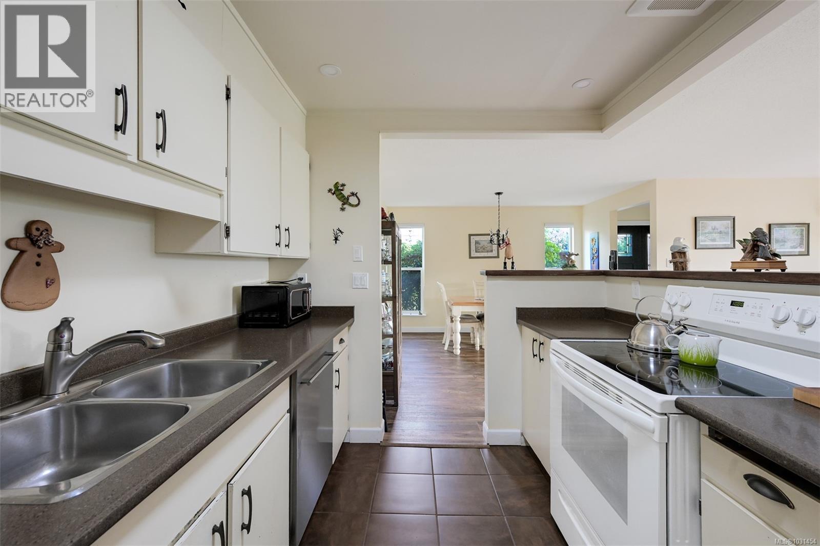 #12 6172 ALINGTON RD - 13