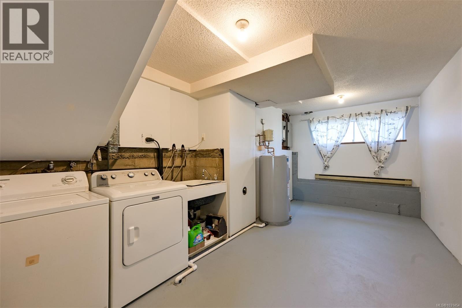 #12 6172 ALINGTON RD - 23