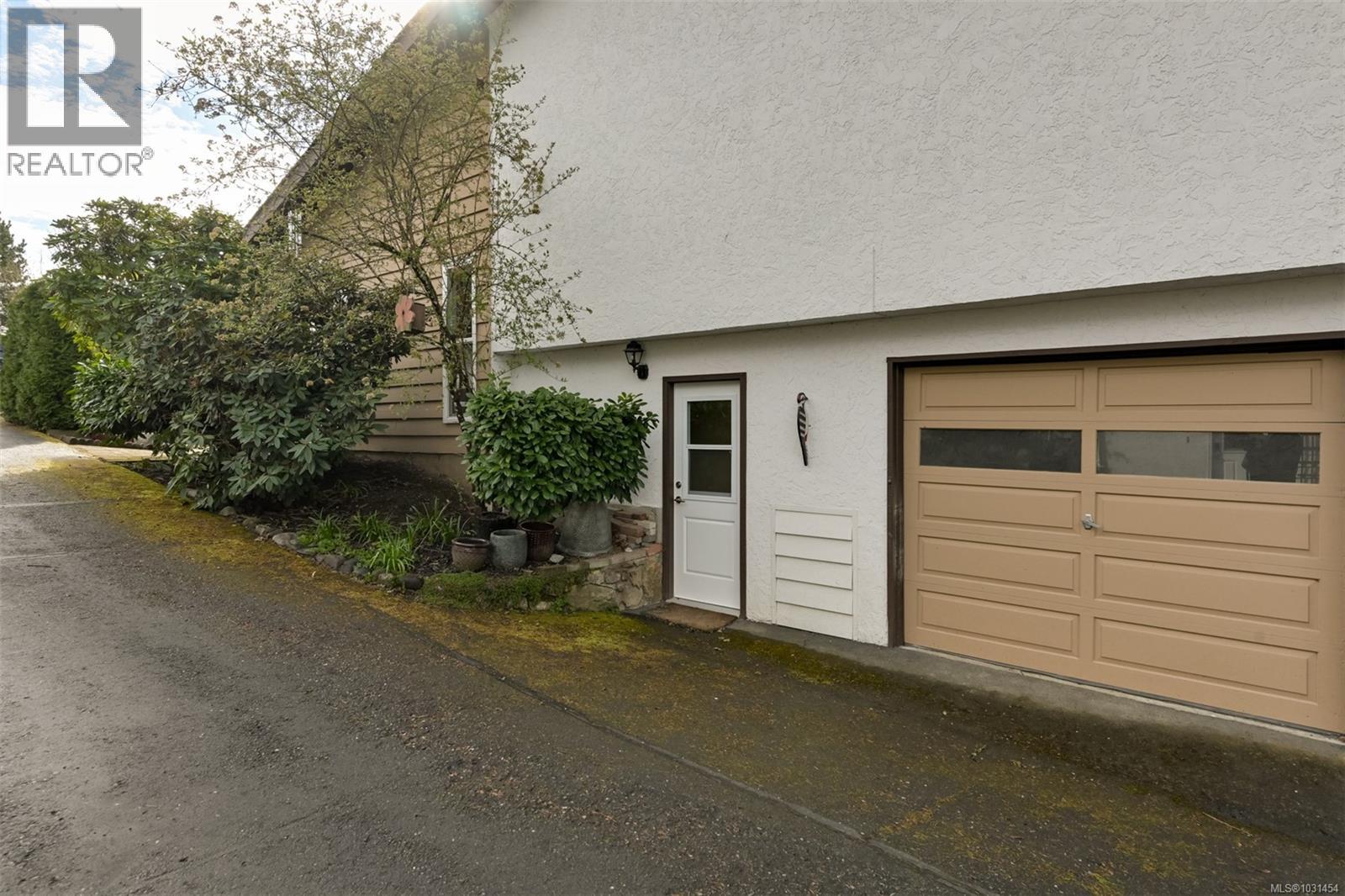 #12 6172 ALINGTON RD - 27