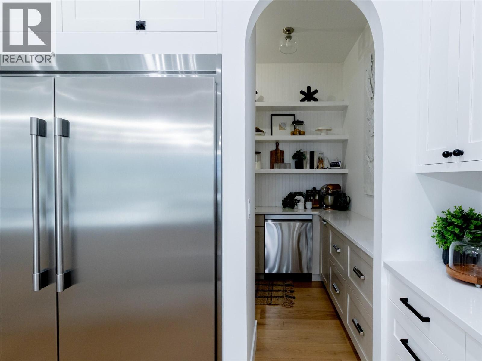  1925 35 Street, Salmon Arm