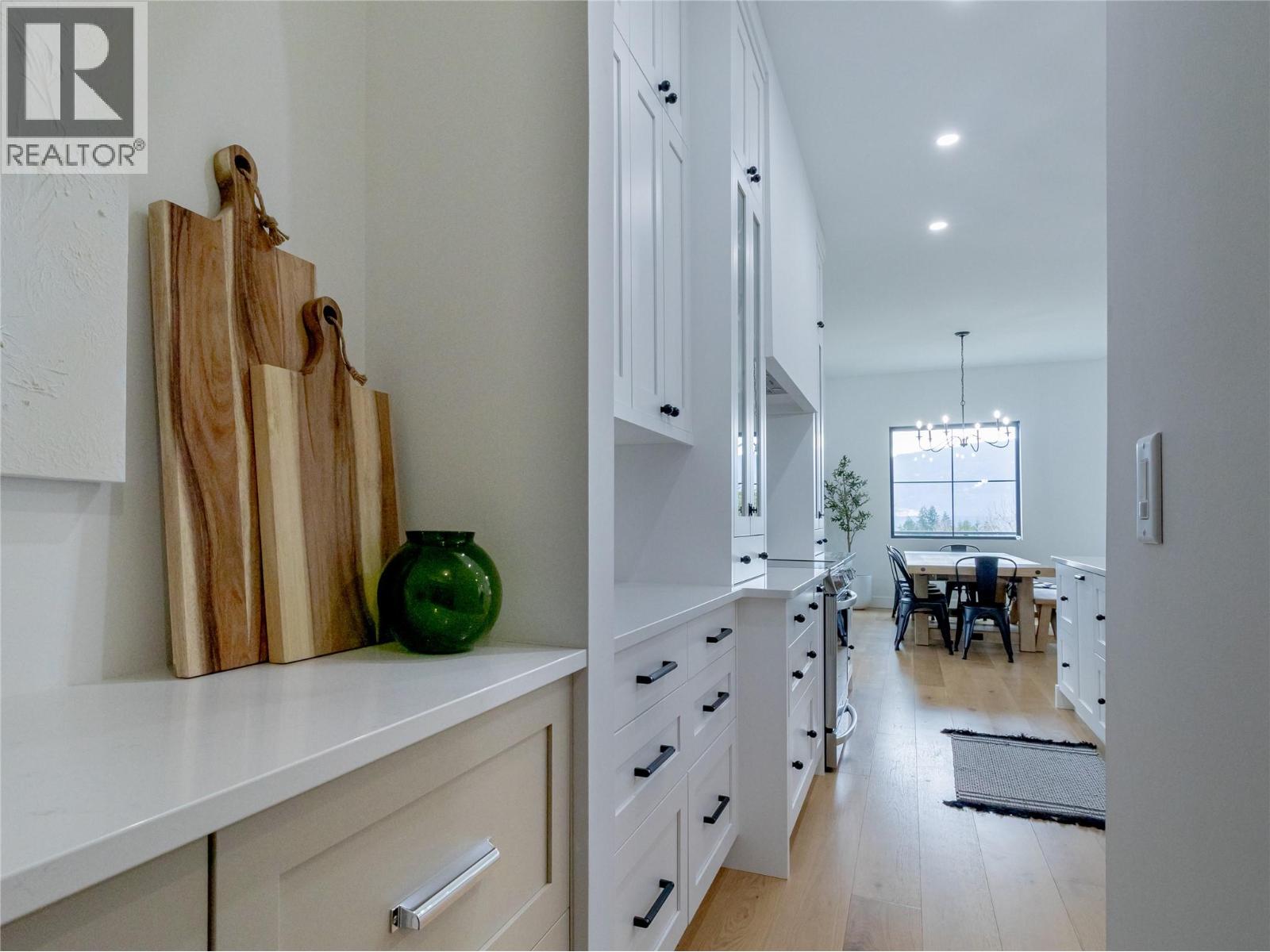  1925 35 Street, Salmon Arm