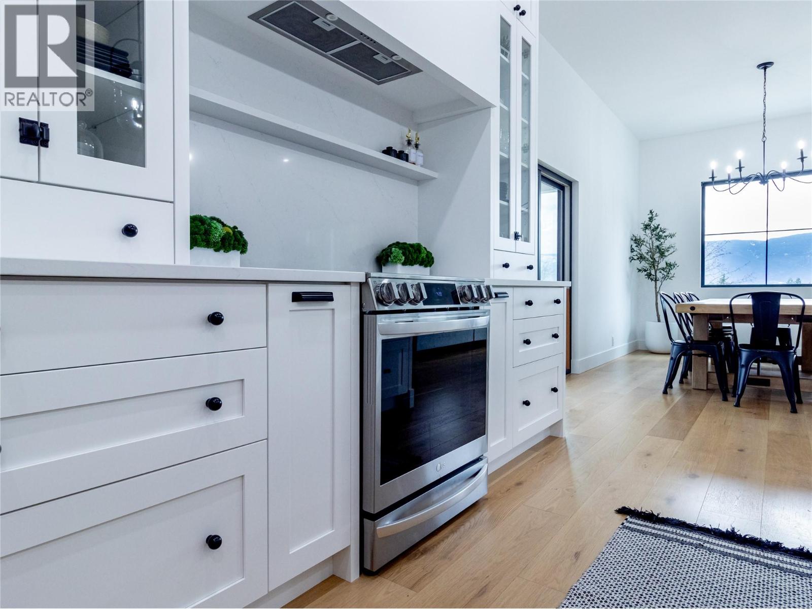  1925 35 Street, Salmon Arm