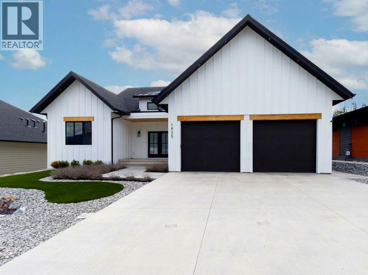  1925 35 Street, Salmon Arm