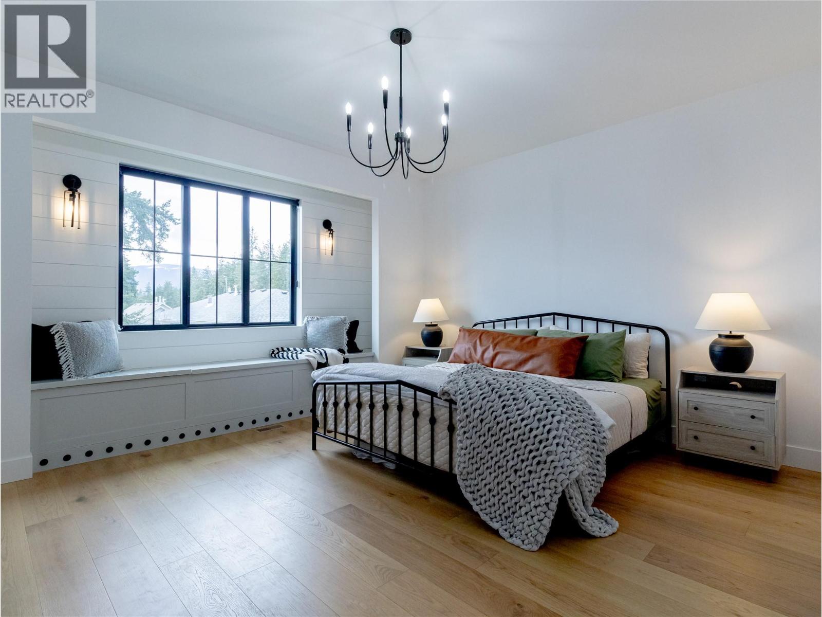  1925 35 Street, Salmon Arm