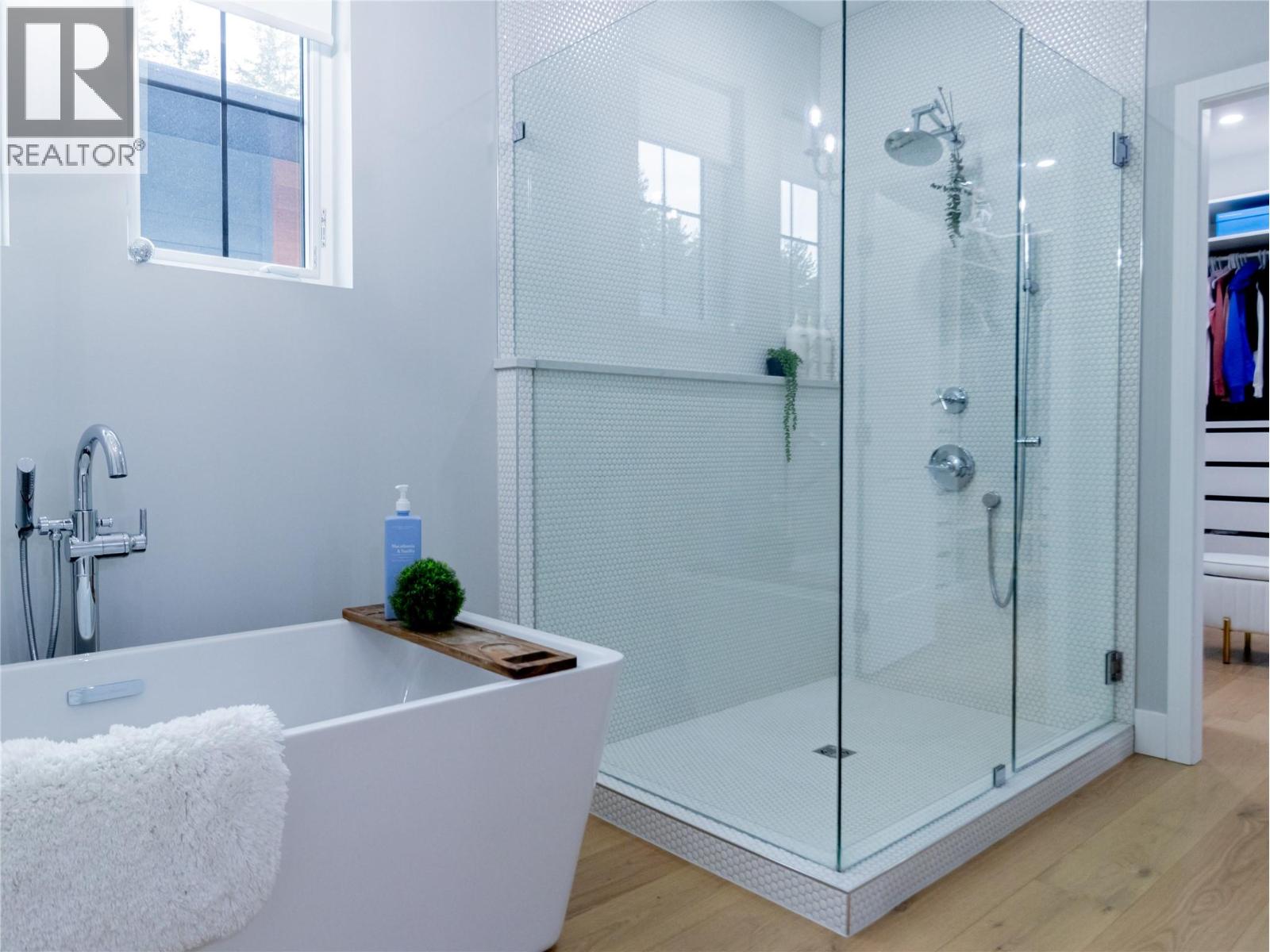  1925 35 Street, Salmon Arm