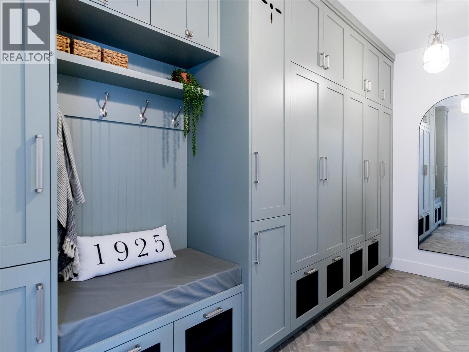  1925 35 Street, Salmon Arm