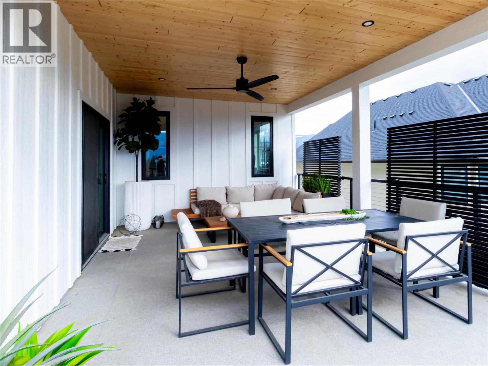  1925 35 Street, Salmon Arm