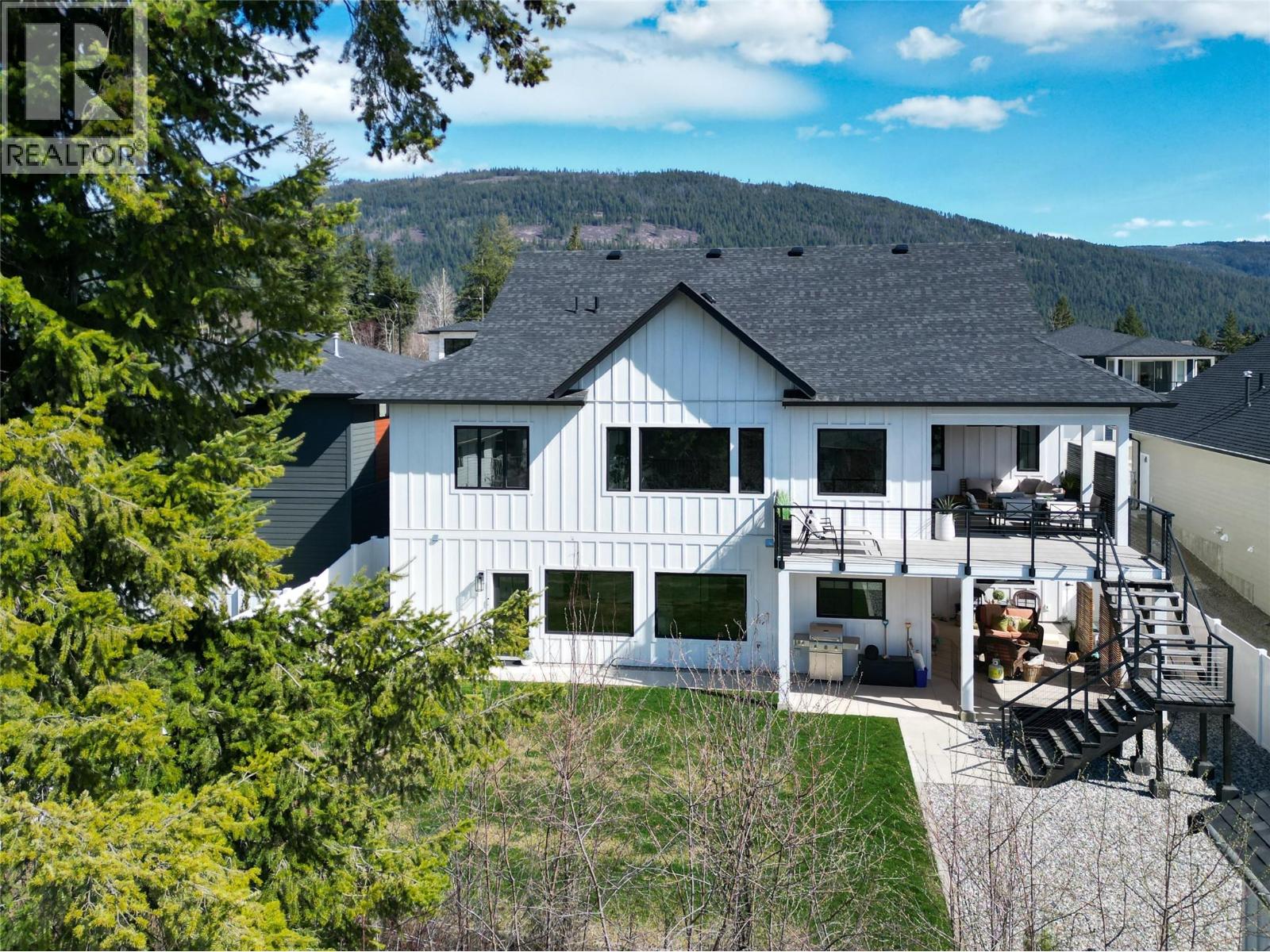  1925 35 Street, Salmon Arm