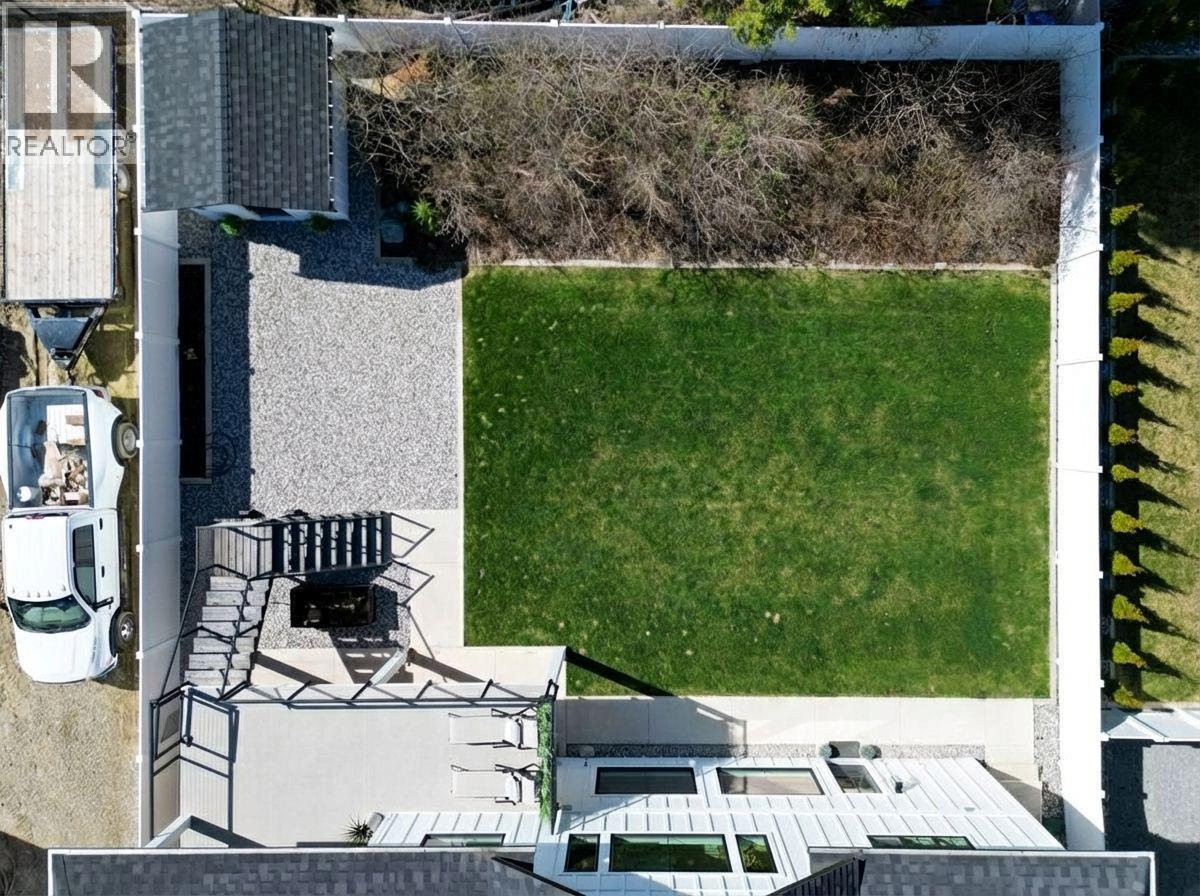  1925 35 Street, Salmon Arm