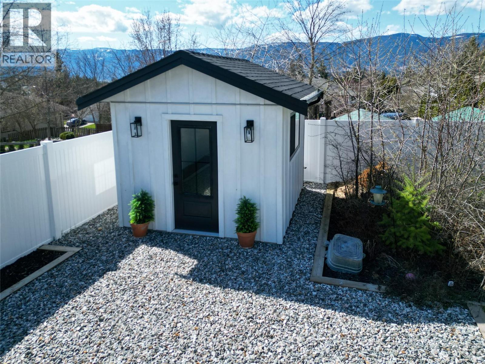  1925 35 Street, Salmon Arm