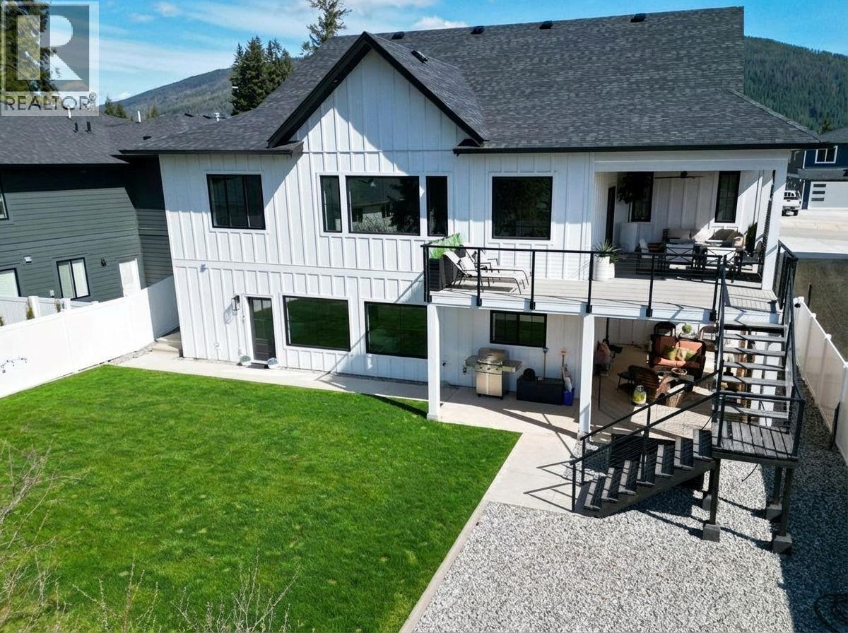  1925 35 Street, Salmon Arm