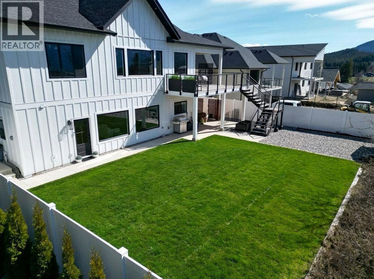  1925 35 Street, Salmon Arm