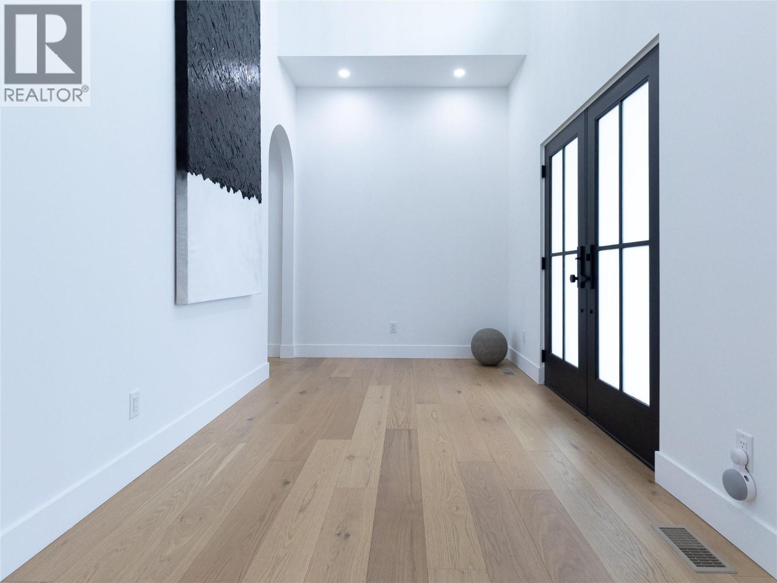  1925 35 Street, Salmon Arm