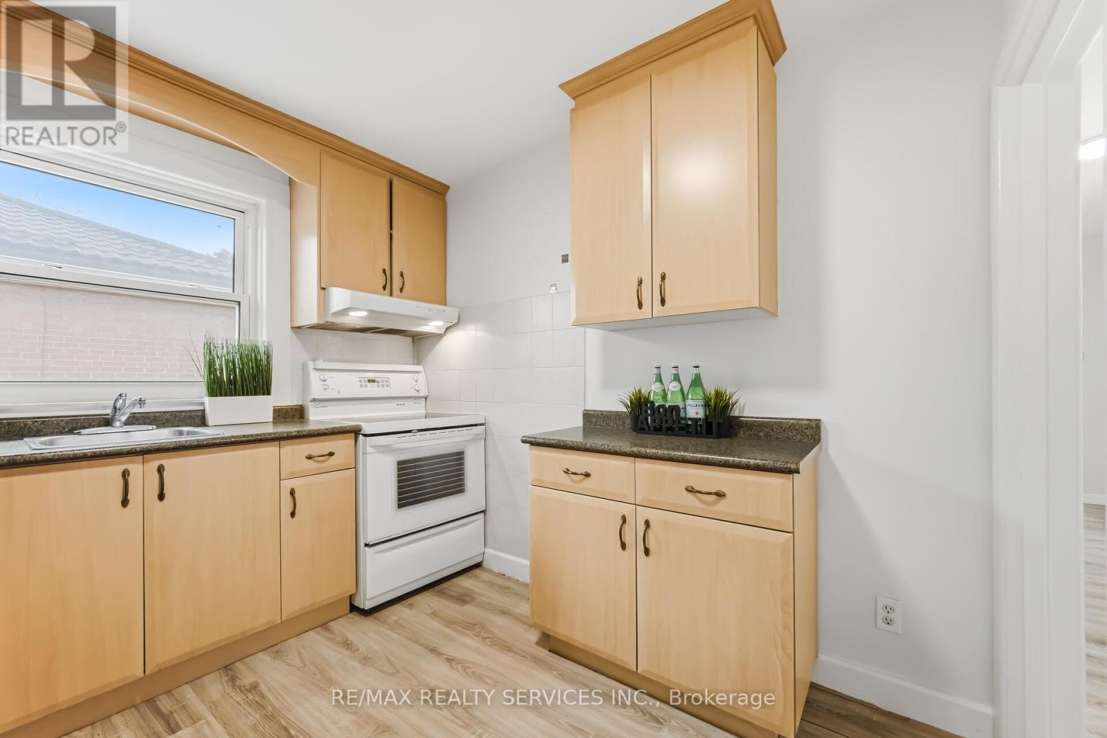 6 BONNYVIEW DRIVE - 15