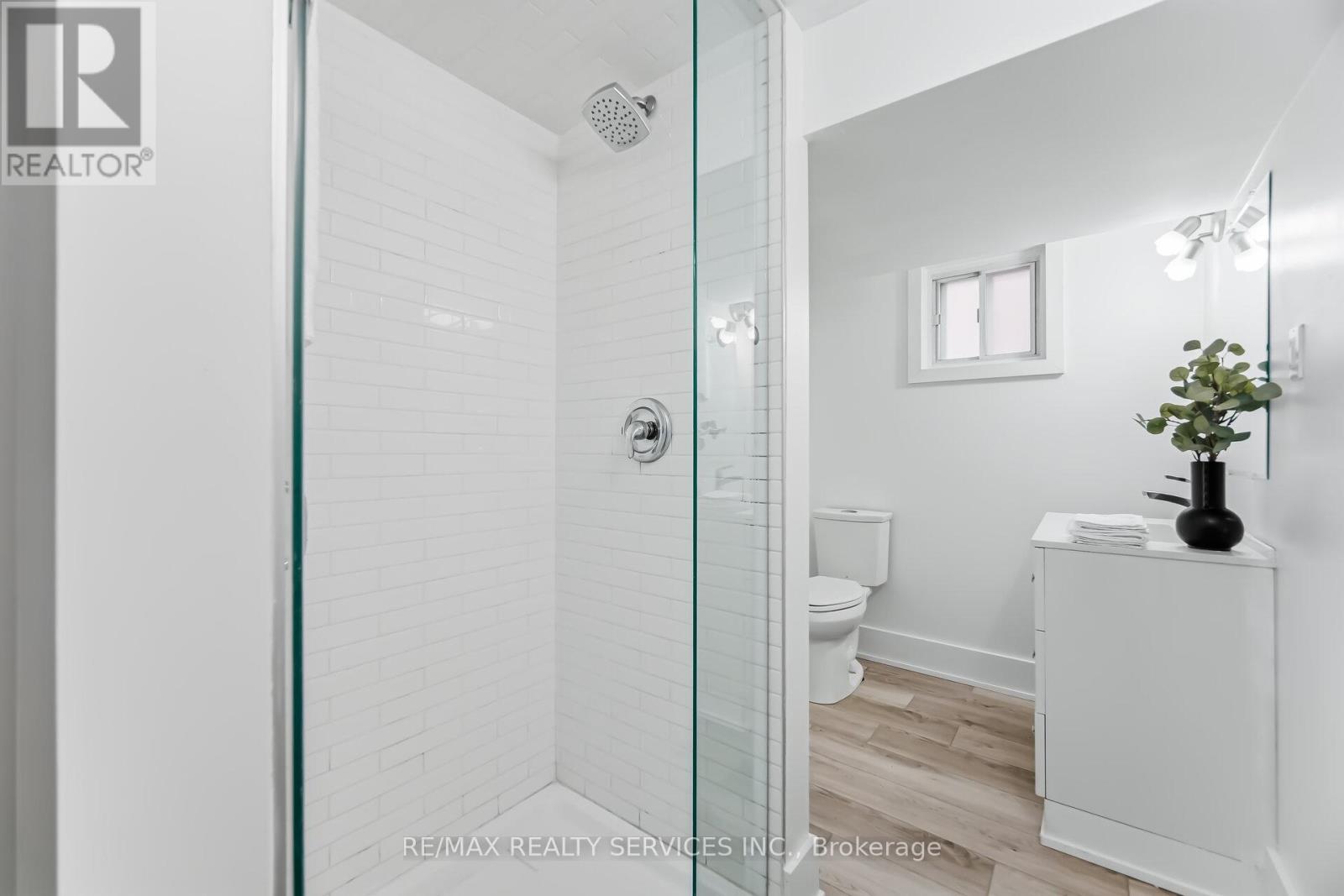 6 BONNYVIEW DRIVE - 43