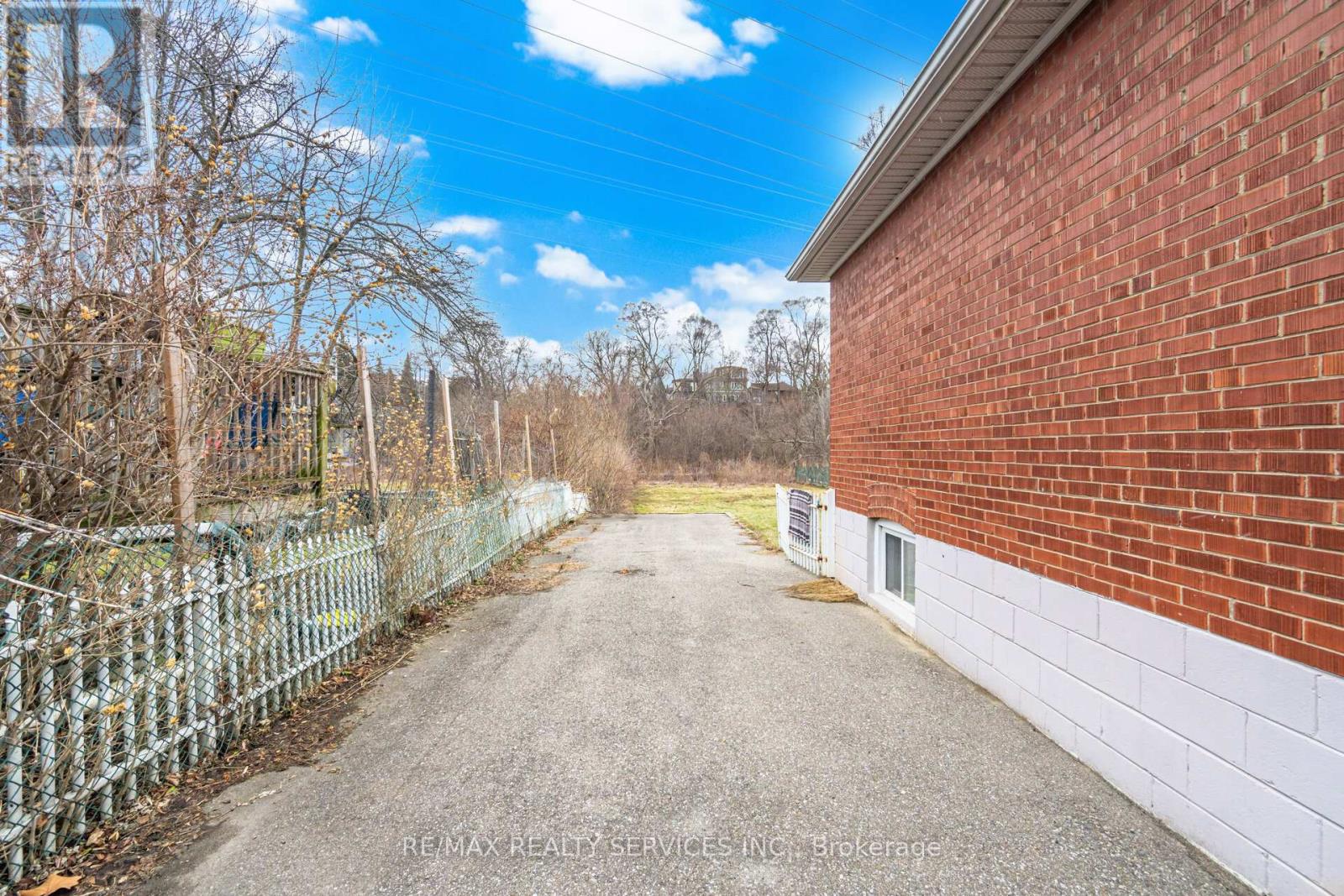 6 BONNYVIEW DRIVE - 50