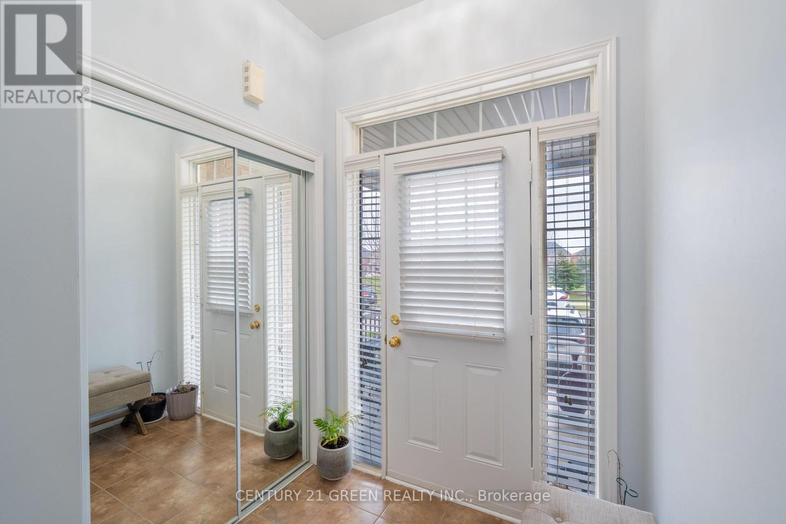 3243 STONEY CRESCENT - 4