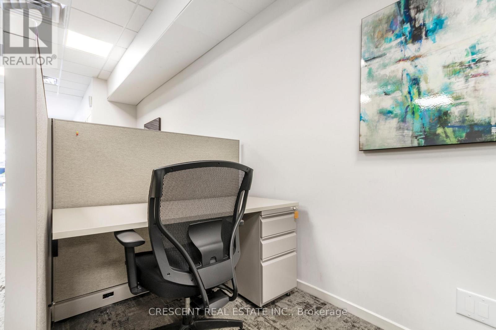 CUBICLE 3 - 347 JANE STREET