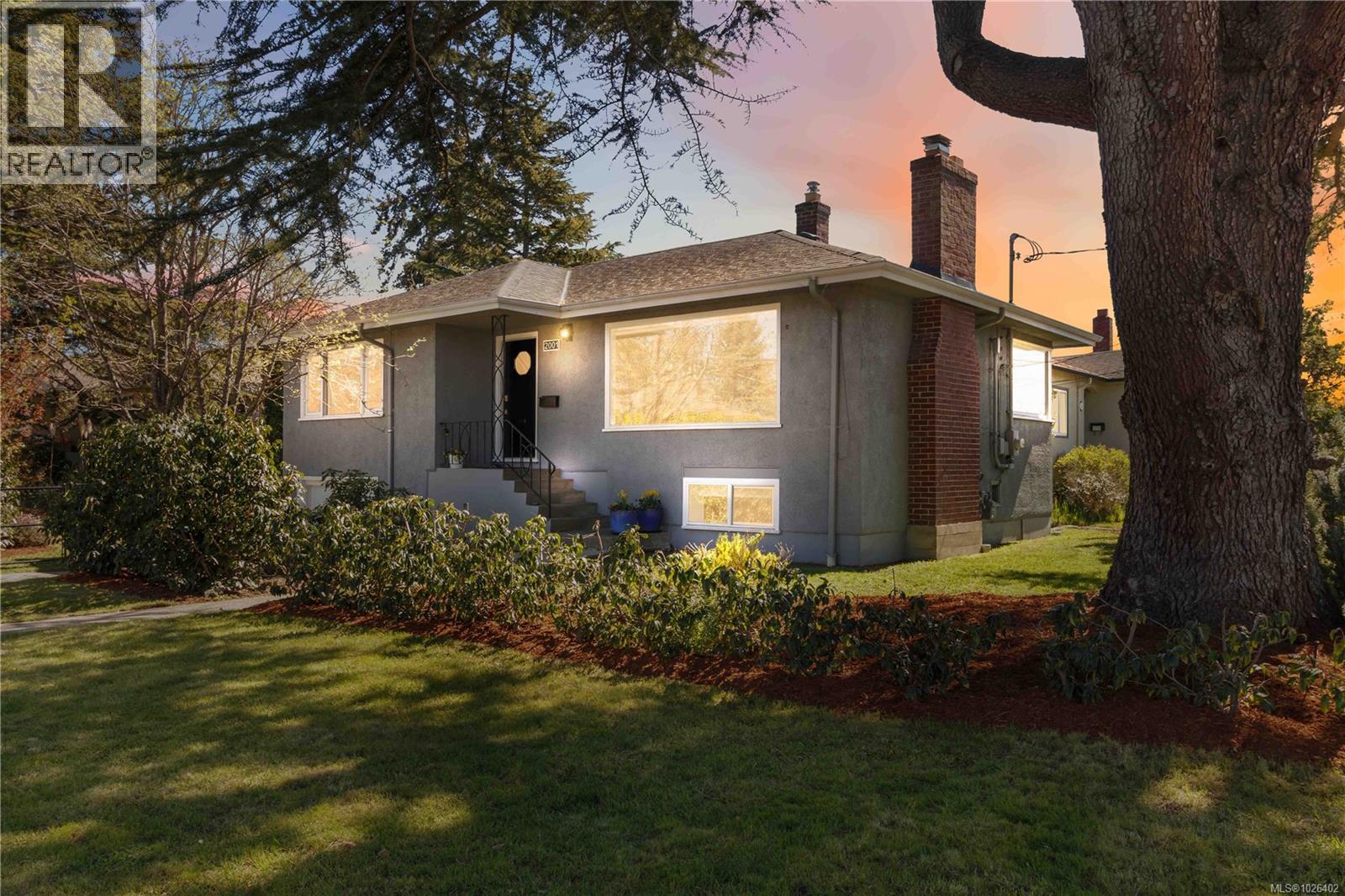 2001 Carrick Street, Oak Bay