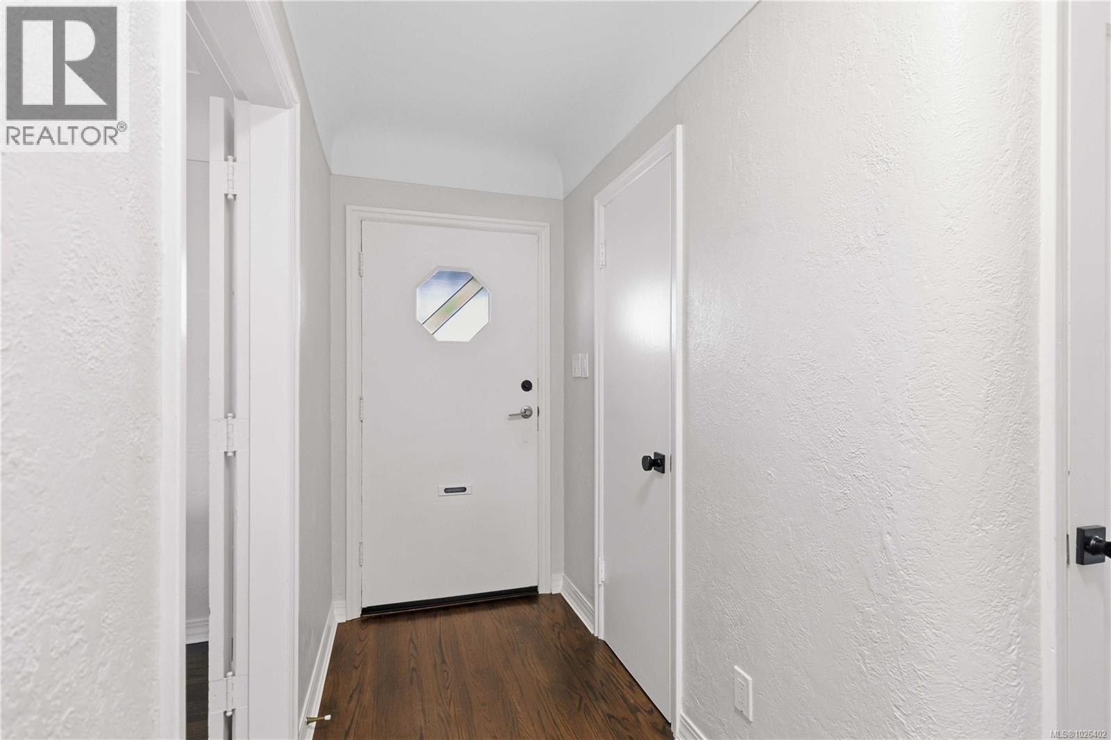  2001 Carrick Street, Oak Bay