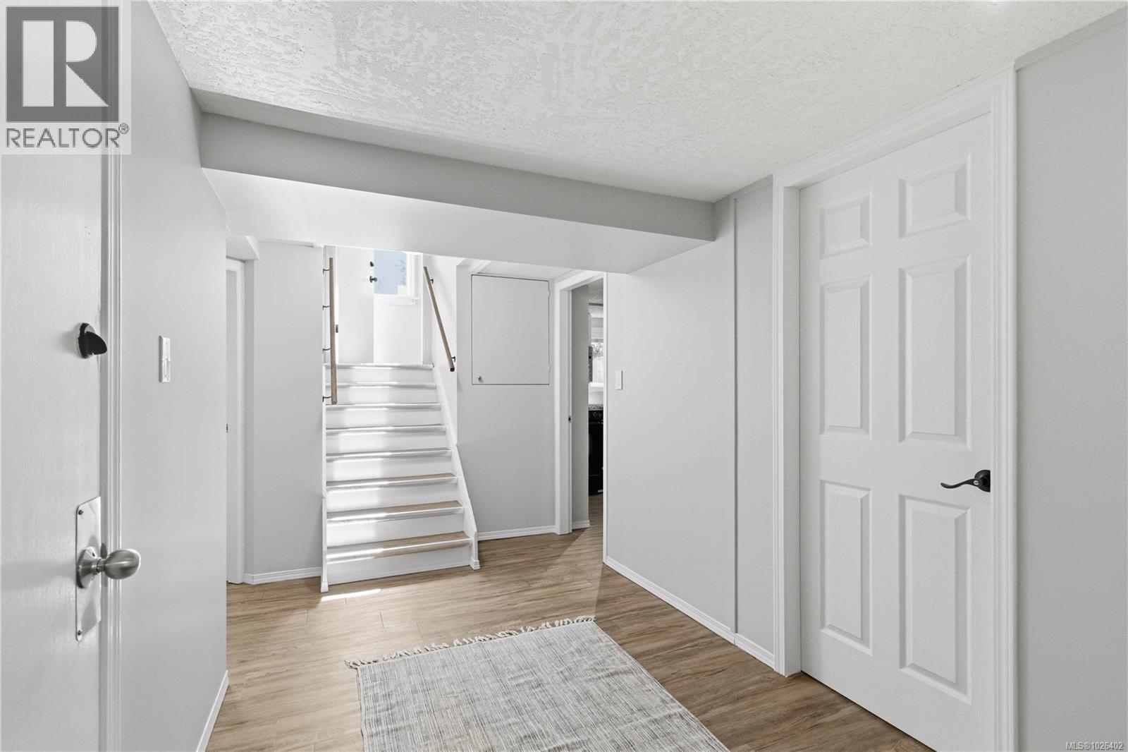  2001 Carrick Street, Oak Bay