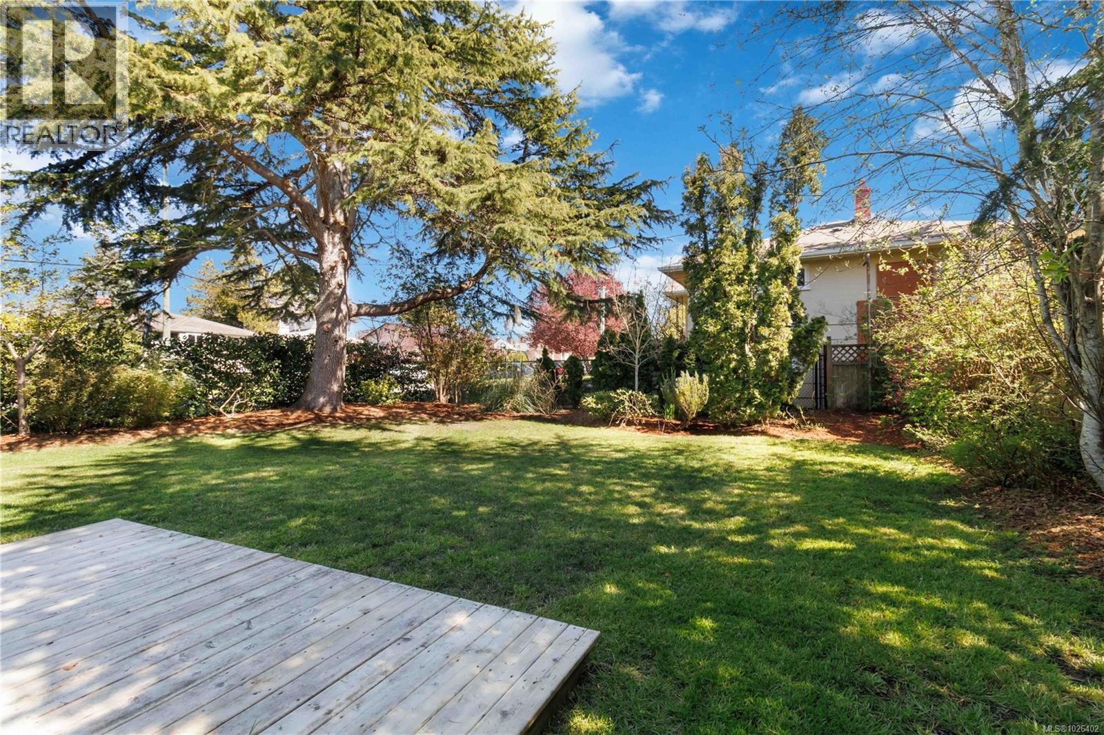  2001 Carrick Street, Oak Bay