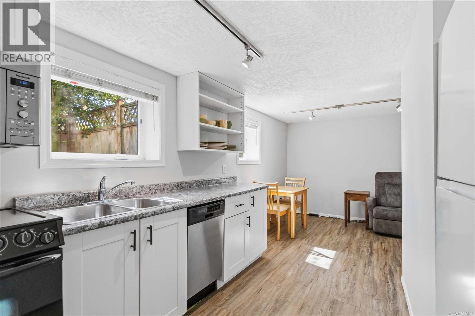  2001 Carrick Street, Oak Bay