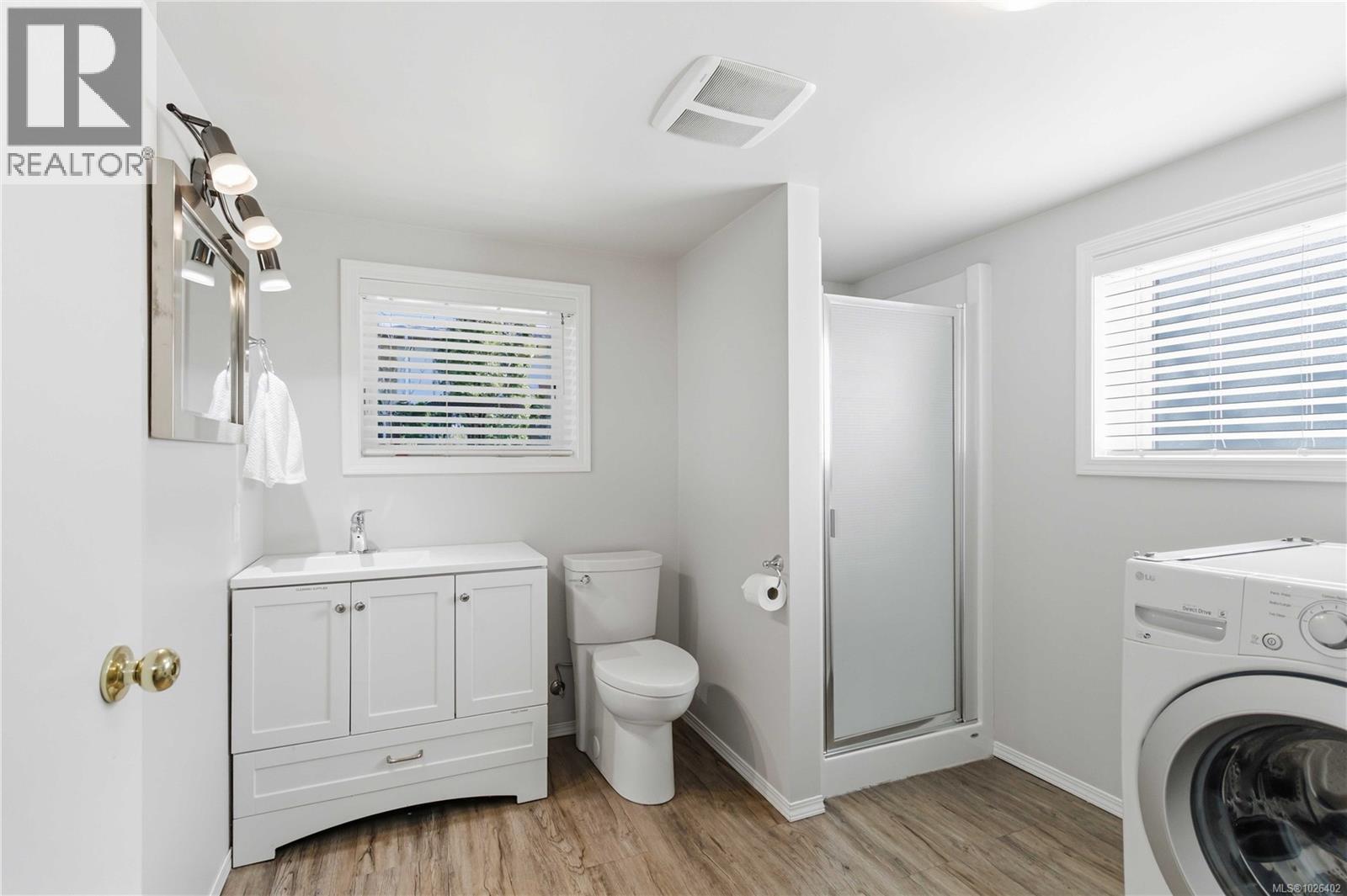  2001 Carrick Street, Oak Bay