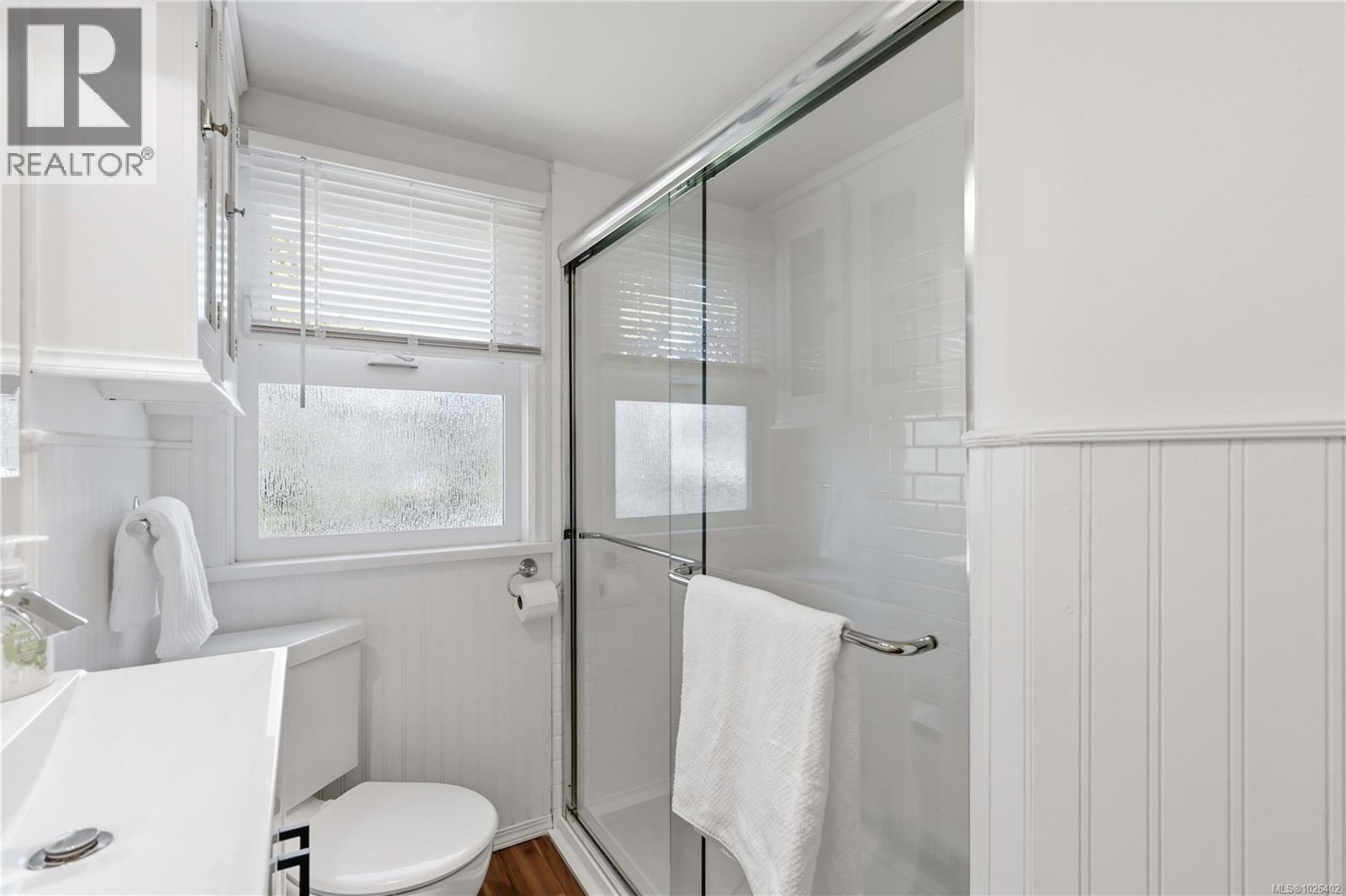  2001 Carrick Street, Oak Bay