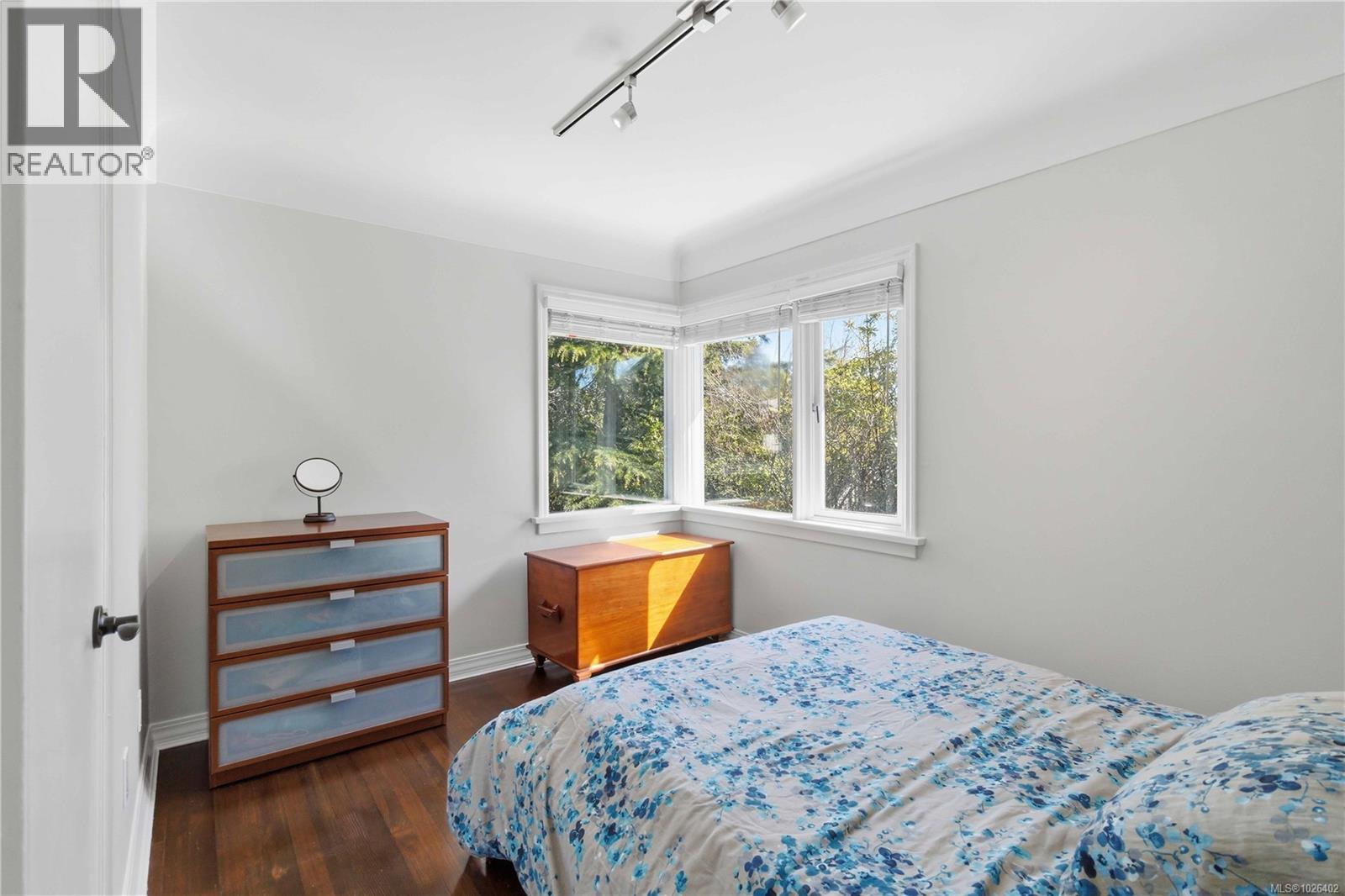  2001 Carrick Street, Oak Bay