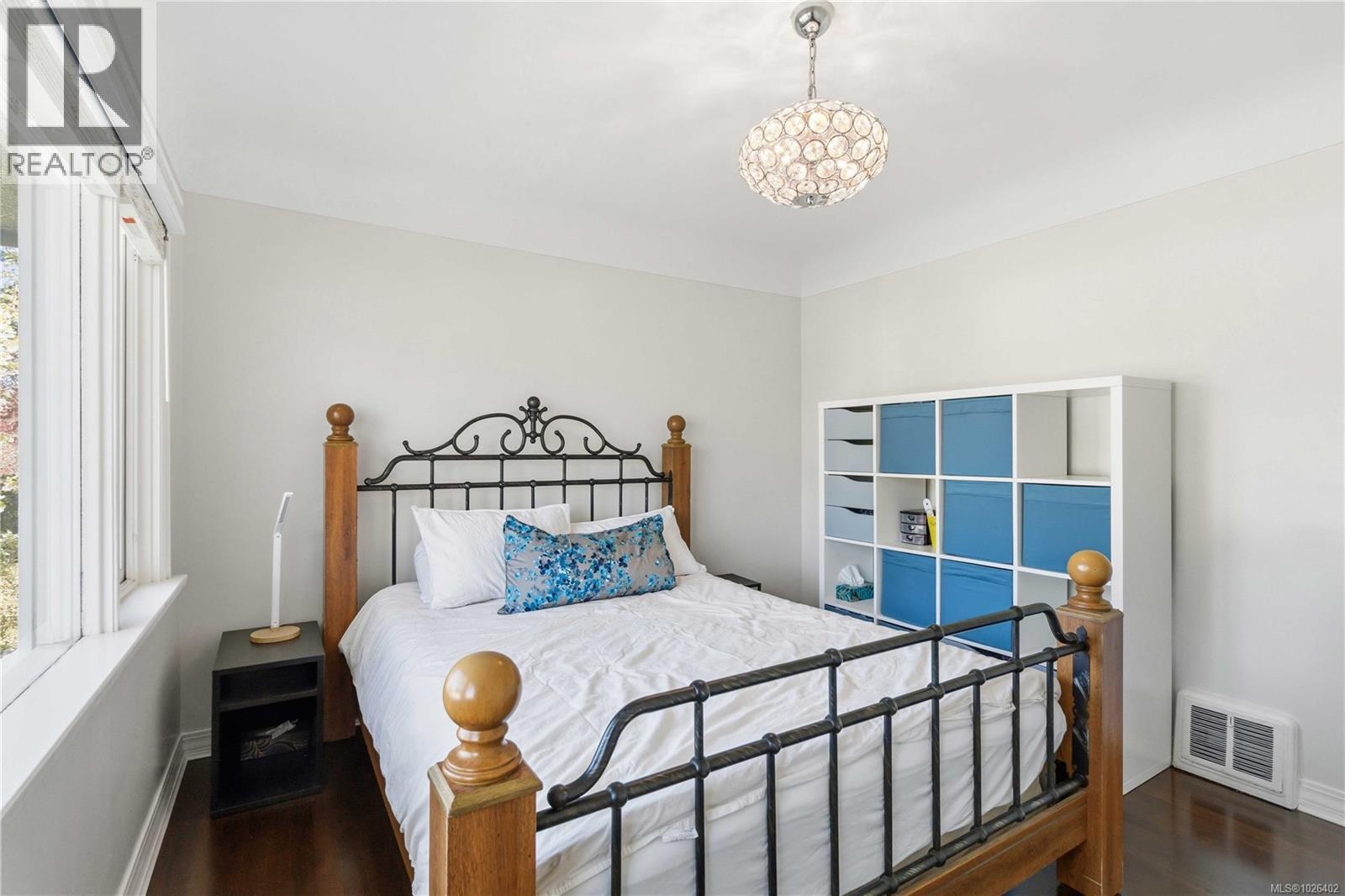  2001 Carrick Street, Oak Bay