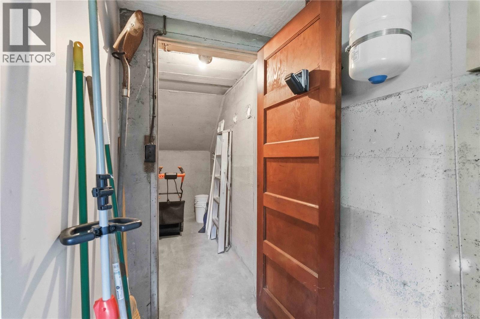  2001 Carrick Street, Oak Bay