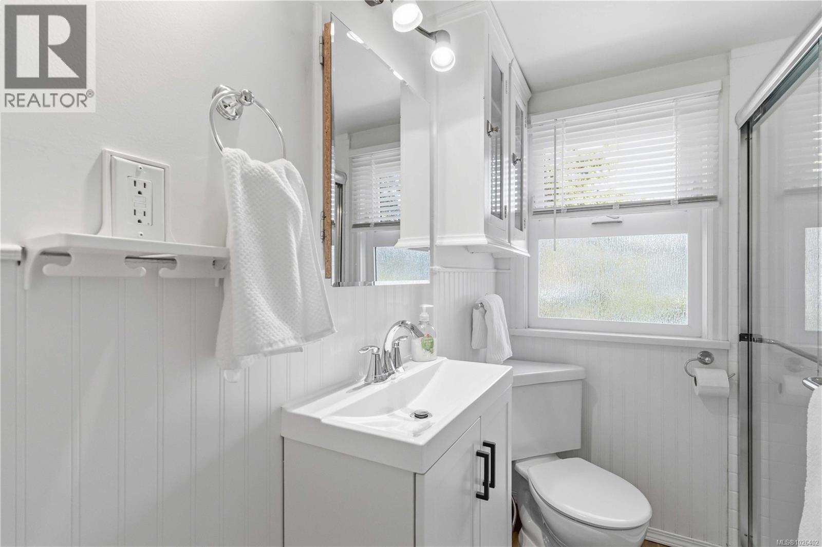  2001 Carrick Street, Oak Bay