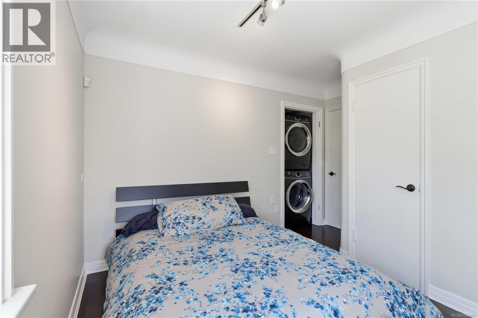  2001 Carrick Street, Oak Bay