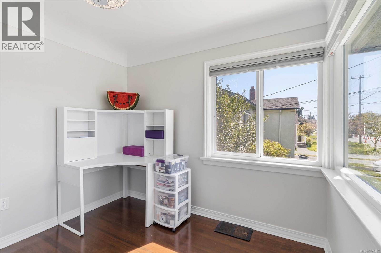  2001 Carrick Street, Oak Bay