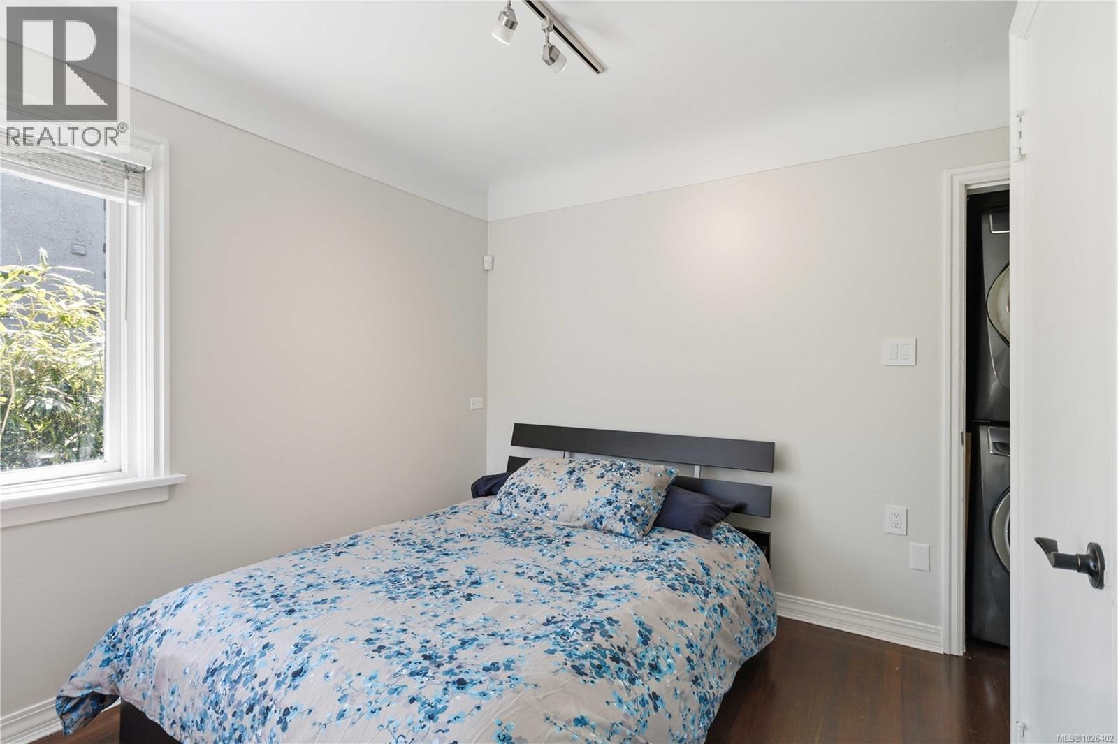  2001 Carrick Street, Oak Bay