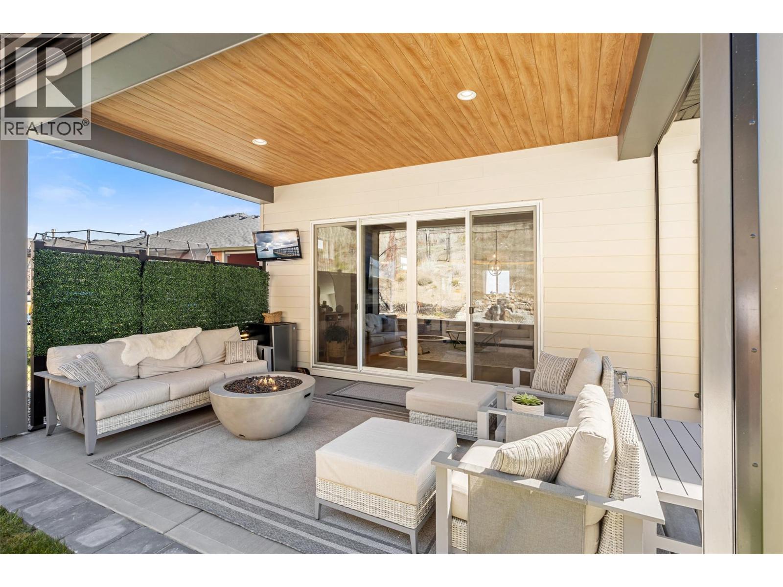 2598 Crown Crest Drive, West Kelowna