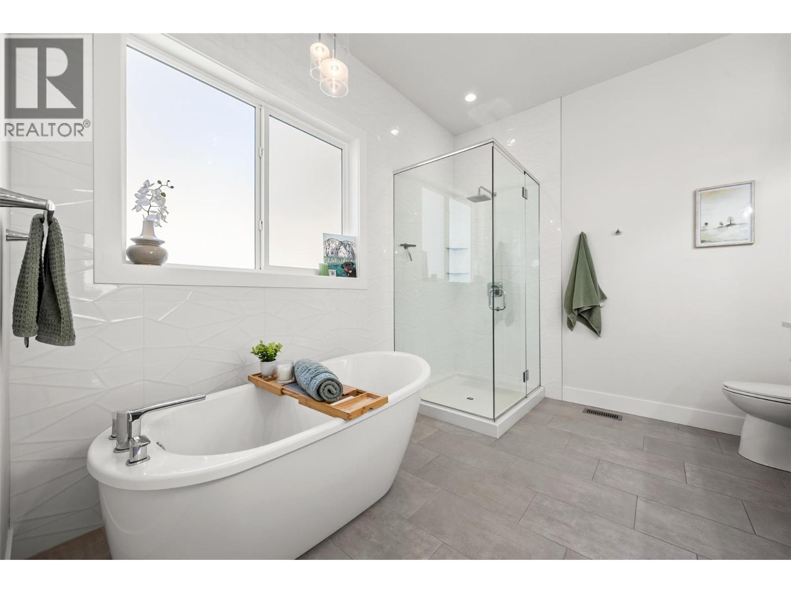 2598 Crown Crest Drive, West Kelowna