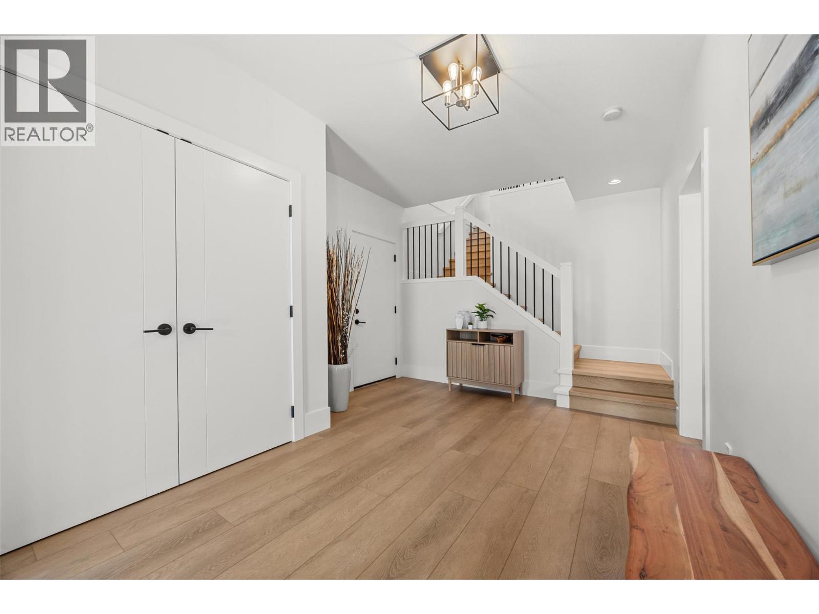 2598 Crown Crest Drive, West Kelowna