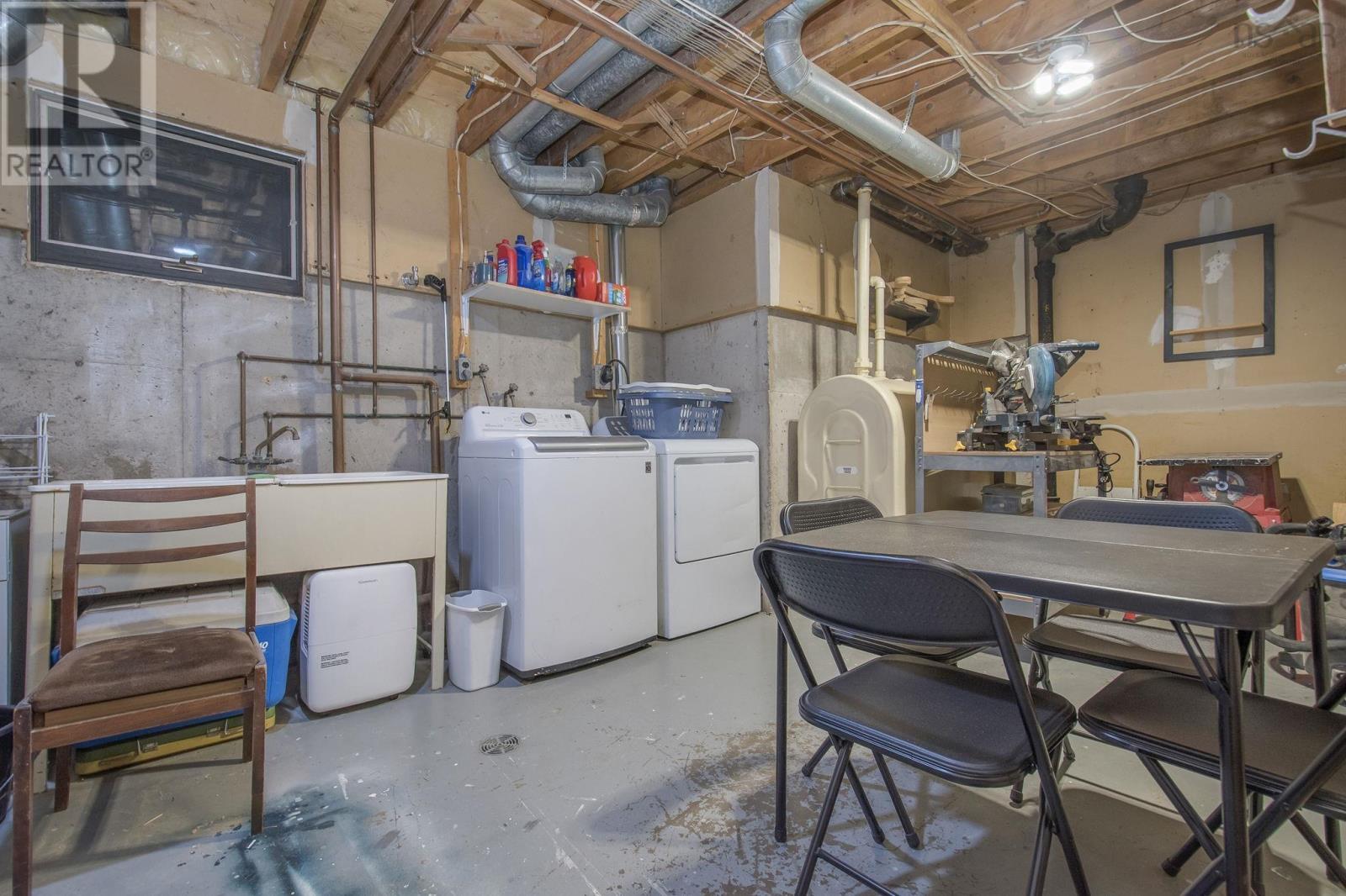 Property 28 of 30 of 552 South Broadway Avenue