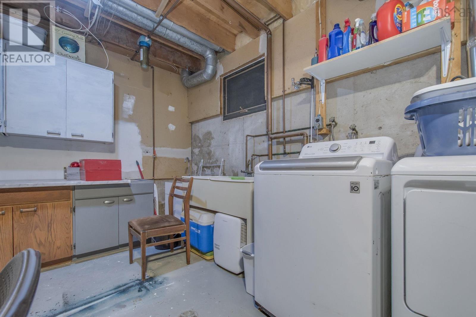 Property 29 of 30 of 552 South Broadway Avenue